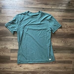 vuori men’s tee